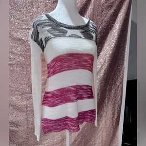 Venus Americana knit Swearer- SIZE XS Material is a very soft sheer knit.